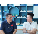 视频 | 启蒙教练退休仪式上，李小鹏推着蛋糕惊喜现身