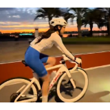 踩着单车追着光 世纪晚霞这本书翻到了松雅湖