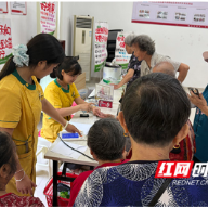 健康讲座送上门 居民围观学“绝招”
