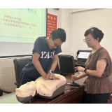 防溺水知识进社区 盛夏护“未”成长