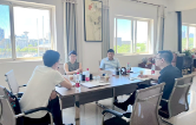 湖南湘江新区人工智能及传感器（含检验检测）产业链赴湘潭考察高新技术企业