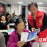 一场家宴健康经 满堂邻里团结情