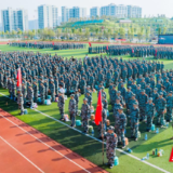 长沙科技学院2025级新生军训正式启动