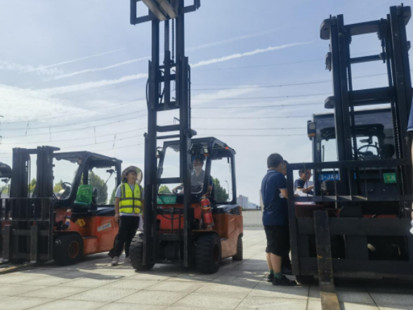 服务送上门，安全送到“家”