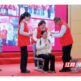 让崇高精神人人可学、处处可为 这场学雷锋活动直抵人心