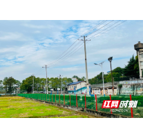 为民办实事    点亮路灯暖民心