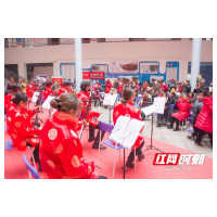 东湖街道东沙社区举办“党建引领聚合力，志愿服务暖民心”活动