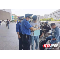  节日里我们坚守在一线，只为“网红长沙”的颜值在线