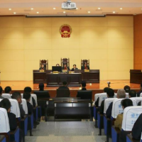 常宁：投身履职一线！检察长出庭支持公诉一起贪污、洗钱案件