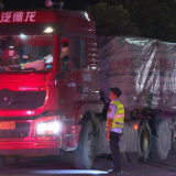 衡南县开展夜间联合治超检查 全力净化道路通行环境