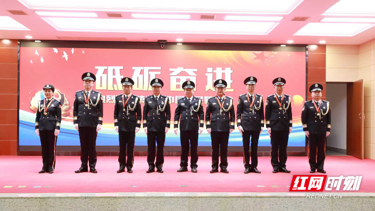 警察节里话忠诚,听衡阳交警的藏蓝故事