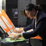 “十五五”蒸阳群众“我所盼”之十三 | 王燕:珠三角“卖货郎”变身家乡“产业织网人”