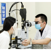 毫无征兆！20岁女孩视力仅0.04，检查竟发现双眼视网膜已脱离