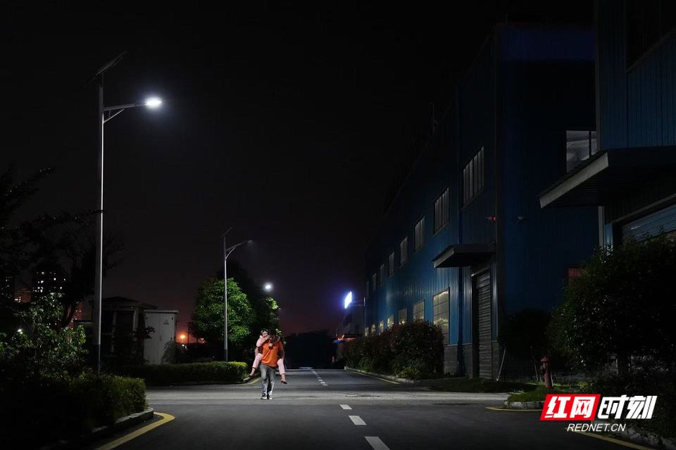dea61ba943a24f46a0e78ebe4e827ebe.jpg