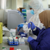 记者vlog | 一边战乱，一边战疫