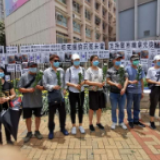 “罗伯伯我们想念你！”香港市民自发悼念被暴徒砸亡老人