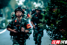 武警湖南总队机动支队：极限训练让特战队员找到“战场感觉”