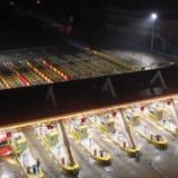 【樱花又开放——疫后重振看湖北】解除离汉通道管控一周年 龚家岭收费站日通行车辆4万辆次