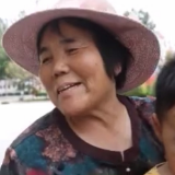 走进乡村看小康丨“掐辫子”比赛火热进行 编出花的麦秆扇扇来致富风