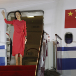 孟晚舟顺利回到祖国 网友:仿佛是自己的亲人回来