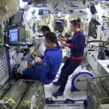 焦点访谈:太空“出差” 旅程过半