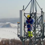 新春走基层丨行走在林海雪原“天线宝宝” 45米高空上的平安守护
