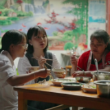 暖风习习｜总书记夸她“有想法”，这个佤族女孩如今怎样了？