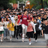 年终报道·2022奔向美好 | 你我身边的温馨瞬间