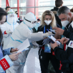 日本记者赞冬奥期间中国防疫:厚重防护服下是含笑的眼睛