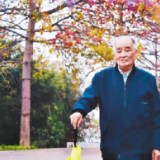 最闪亮的坐标 | 对话洪灵菲烈士后代洪瑞宁：书生成战士 挥笔化刀枪