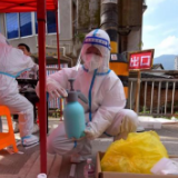 “疫”线上的志愿者们：累是累点，但值得