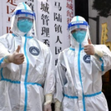 “90后”抗疫“老兵”：与新冠病毒作斗争需要信心和勇气