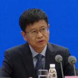 王华庆：接种疫苗后出现不适症状是否由疫苗造成 应由专家组研判