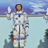 热评丨“神舟十四”问天，续写飞天梦想新篇章