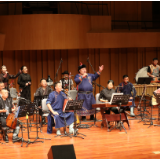 【2022打卡中国】观乐舞、看赛车、篝火晚会······外国网红沉浸式体验内蒙古民俗风情