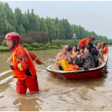 追梦火焰蓝·守护万家灯火丨救援一线“拼命三郎”李胜利：万余次战斗中冲锋在前
