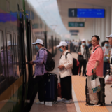 外媒：中老铁路助老挝旅游业发展