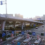 拱北海关多举措保障通关顺畅 北上港澳单牌车通关量突破100万辆次