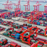 经济日报头版：多家国际机构上调中国经济增长预期