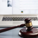 热评丨为青少年擦亮“人生第一屏”