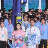 拿得了绣花针，舞得了巨龙——这位哈萨克族小伙的跨界人生
