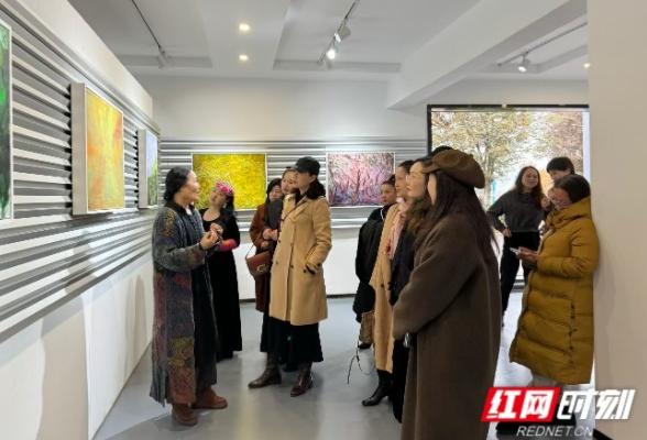 用艺术治愈心灵 漫岩美术馆举办首期艺术绘画美愈沙龙