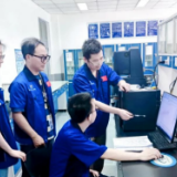 小账本里看发展 “想上天”的年轻人