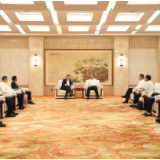 谢卫江会见中国民航信息集团李劲松等企业家和乡友一行