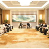 谢卫江会见玉锋实业集团总裁王康伟一行