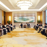 李挚会见巴西茹伊斯迪福拉市市长玛加丽达·萨洛芒一行并共同签署建立国际友好城市关系意向书