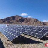 桑日县:光伏铸“海”  高原“蓝色光海”点亮万家灯火