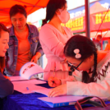 金秋送“位”暖楚地 屈原管理区“职”引未来招聘会助力人才家乡筑梦