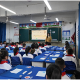 屈原管理区2025年小学教师教学技能竞赛成功举办