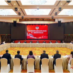 李挚参加市政协九届五次会议第二联组讨论